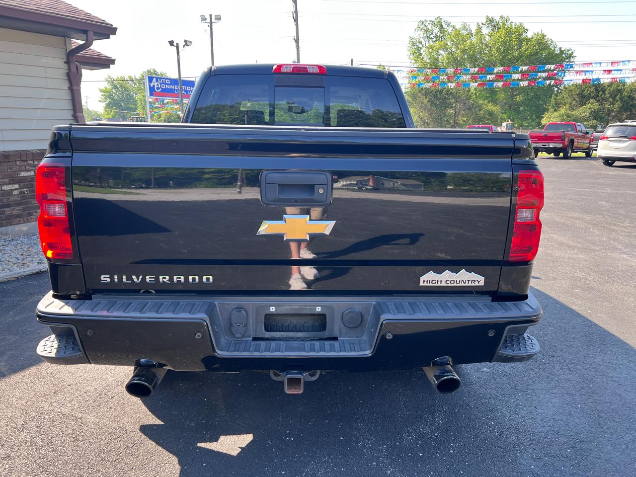 Chevrolet Silverado 1500 4WD Crew Cab 143.5" High Country 2015