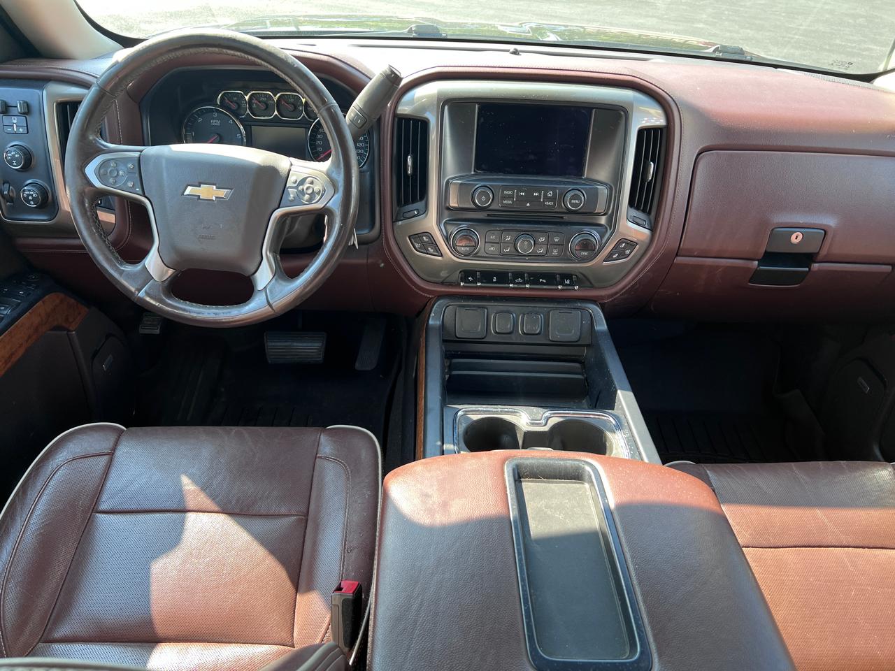 Chevrolet Silverado 1500 4WD Crew Cab 143.5" High Country 2015