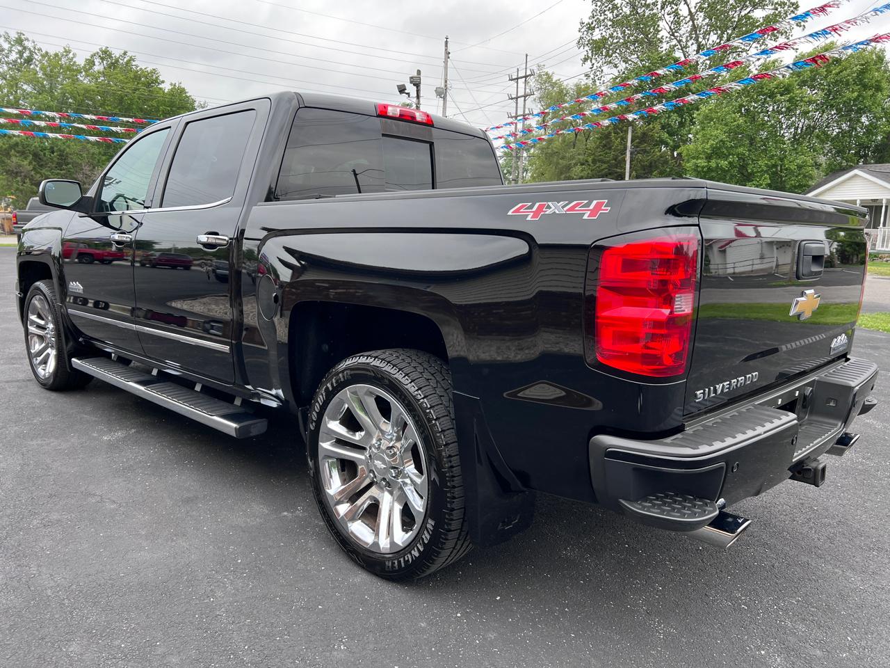 Chevrolet Silverado 1500 4WD Crew Cab 143.5" High Country 2015