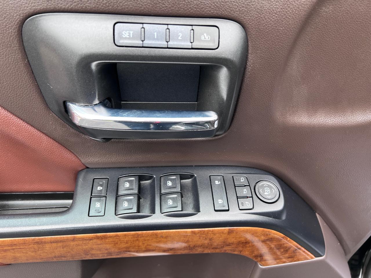 Chevrolet Silverado 1500 4WD Crew Cab 143.5" High Country 2015