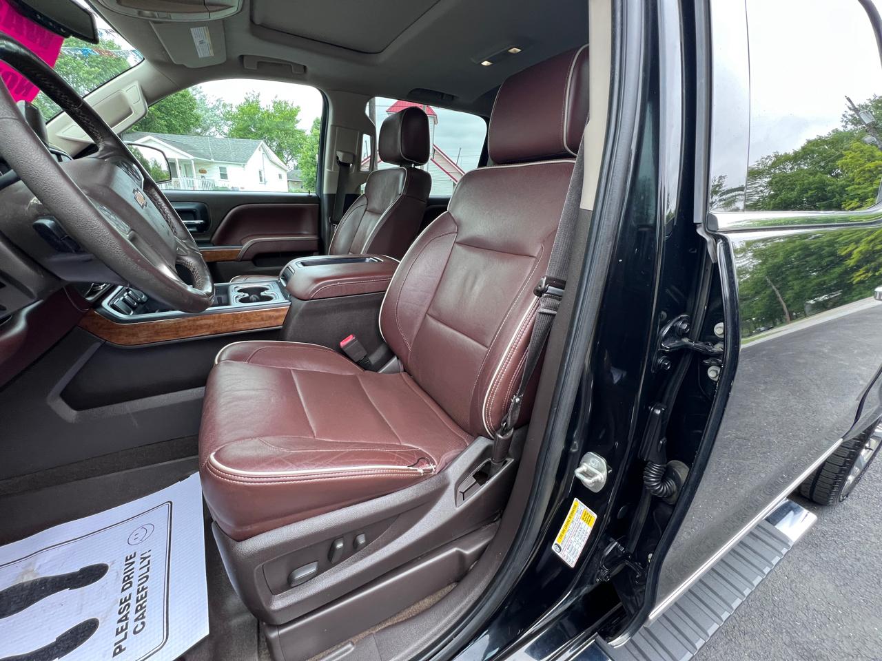 Chevrolet Silverado 1500 4WD Crew Cab 143.5" High Country 2015