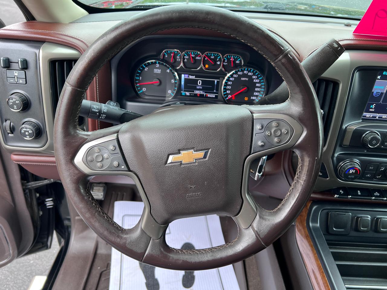 Chevrolet Silverado 1500 4WD Crew Cab 143.5" High Country 2015