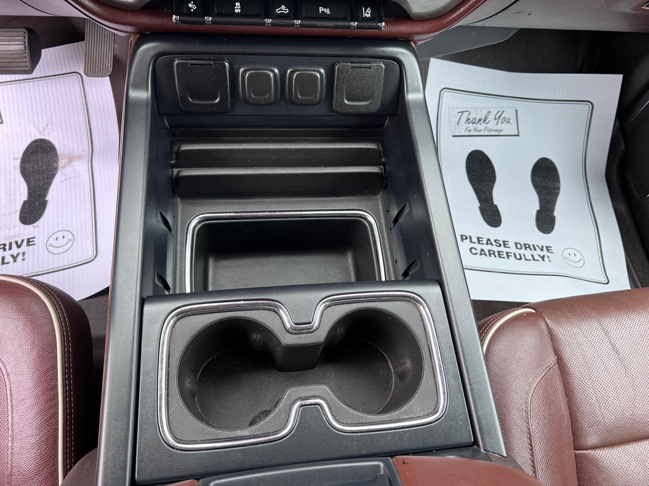 Chevrolet Silverado 1500 4WD Crew Cab 143.5" High Country 2015