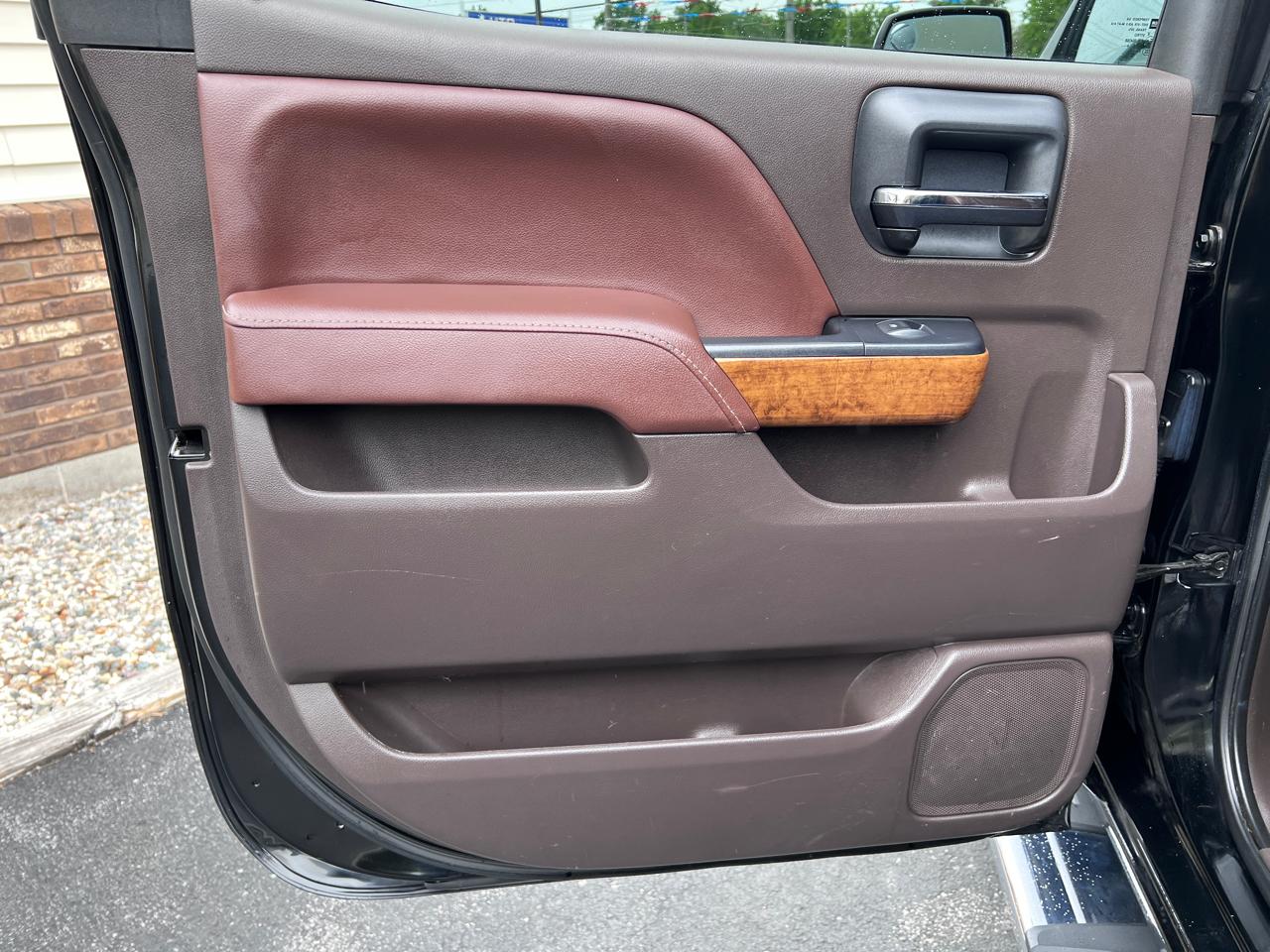 Chevrolet Silverado 1500 4WD Crew Cab 143.5" High Country 2015