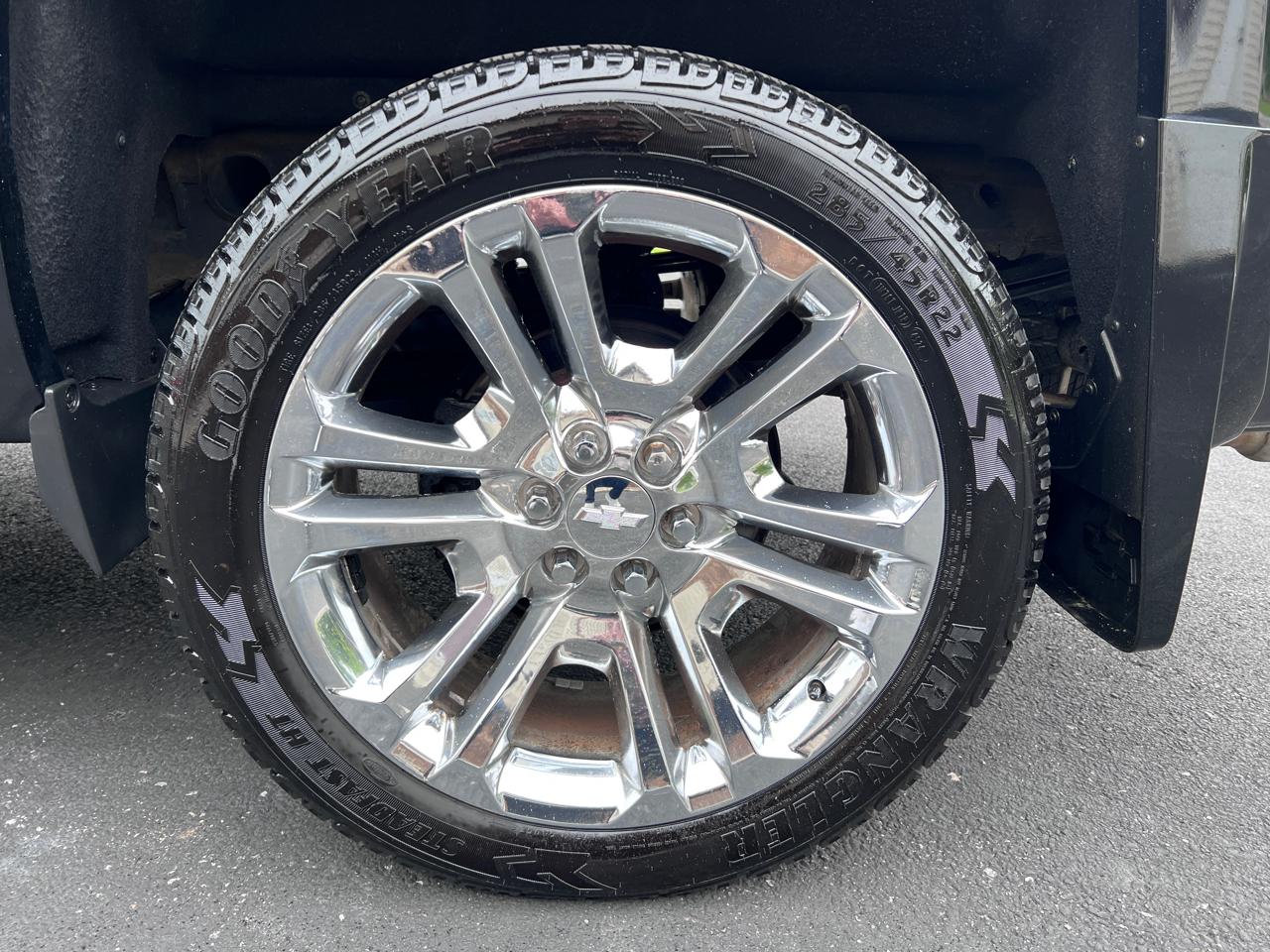 Chevrolet Silverado 1500 4WD Crew Cab 143.5" High Country 2015