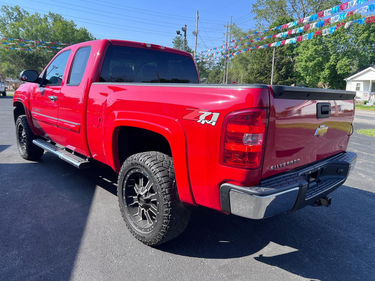 Chevrolet Silverado 1500 4WD Ext Cab 143.5" LT 2012