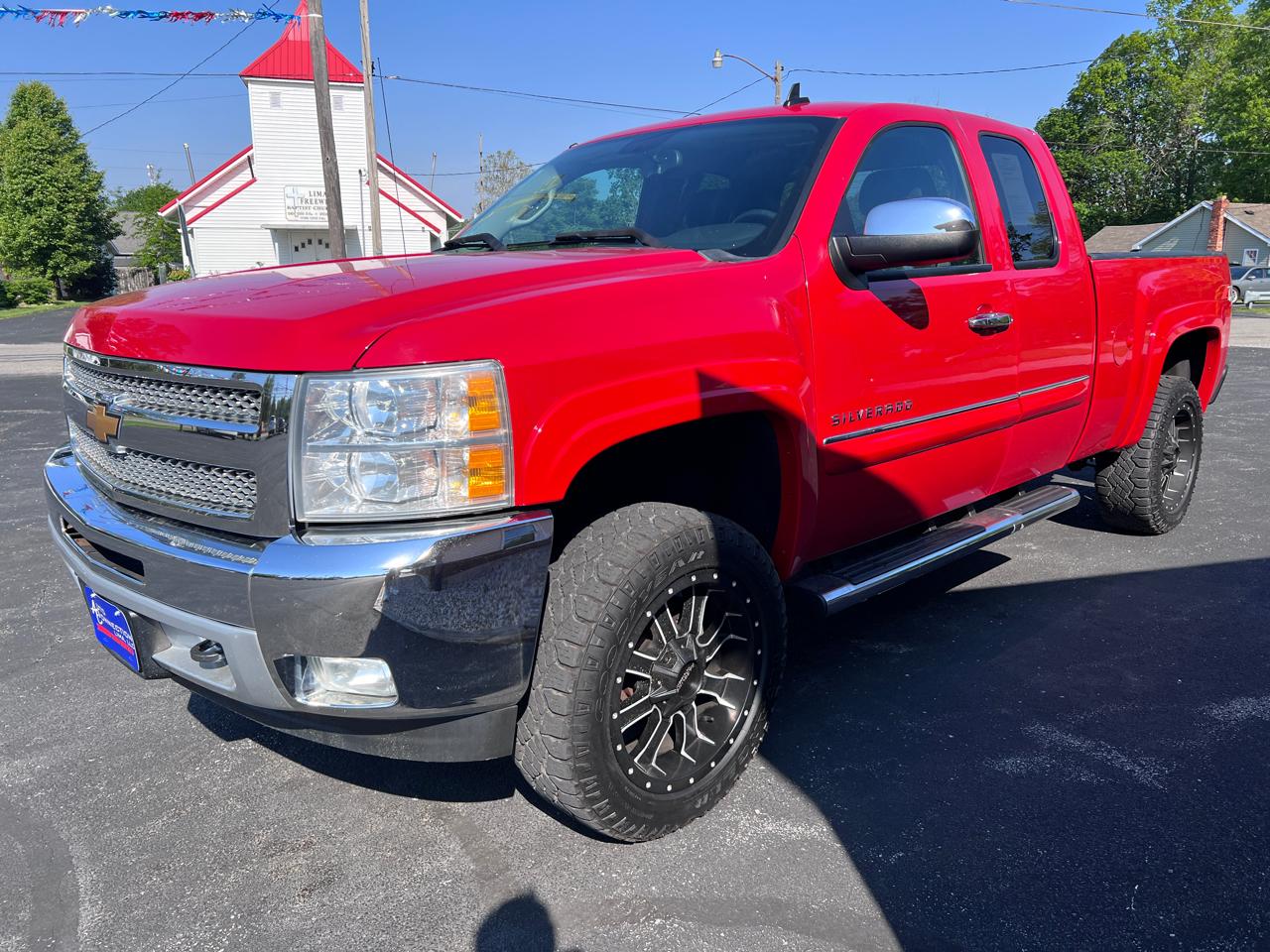 Chevrolet Silverado 1500 4WD Ext Cab 143.5" LT 2012