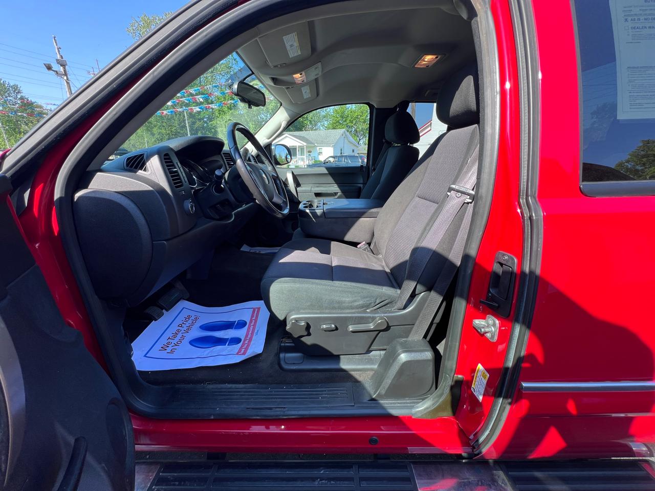 Chevrolet Silverado 1500 4WD Ext Cab 143.5" LT 2012