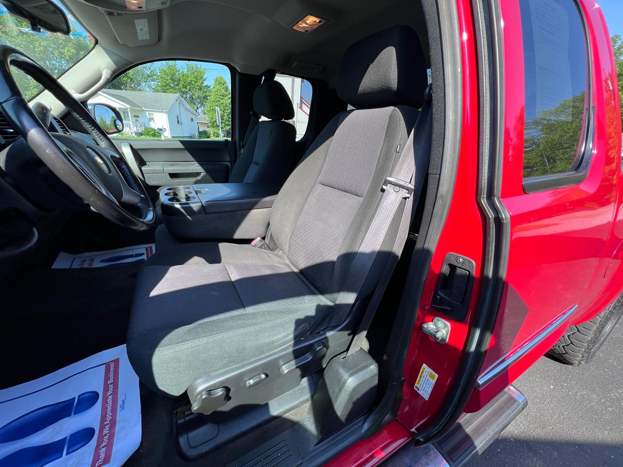 Chevrolet Silverado 1500 4WD Ext Cab 143.5" LT 2012
