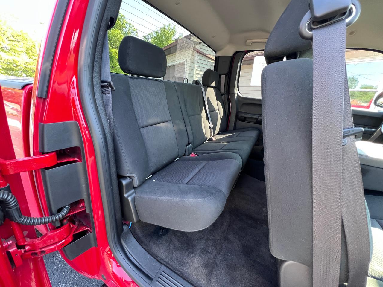 Chevrolet Silverado 1500 4WD Ext Cab 143.5" LT 2012