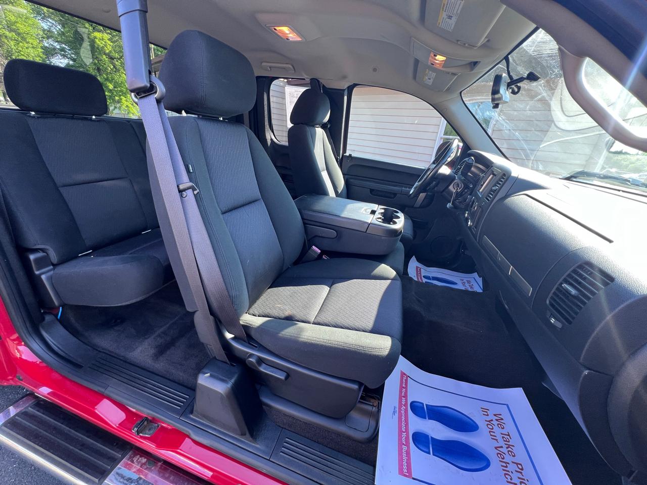 Chevrolet Silverado 1500 4WD Ext Cab 143.5" LT 2012