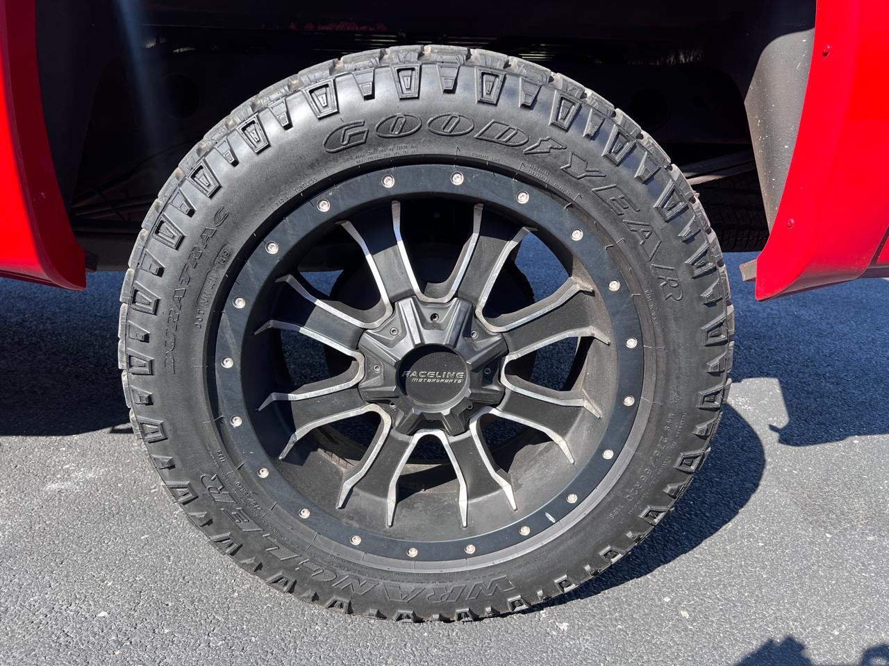 Chevrolet Silverado 1500 4WD Ext Cab 143.5" LT 2012
