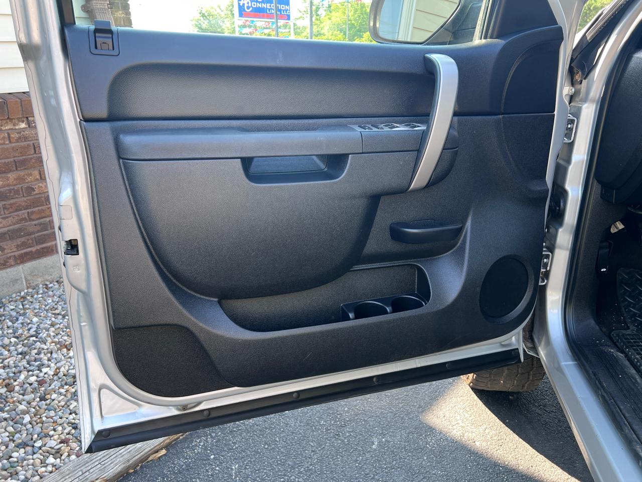 Chevrolet Silverado 1500 4WD Ext Cab 143.5" LT 2011