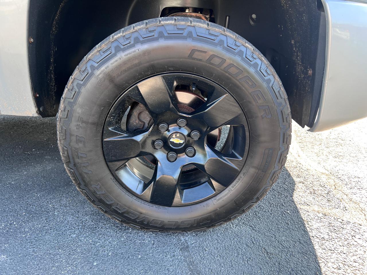 Chevrolet Silverado 1500 4WD Ext Cab 143.5" LT 2011