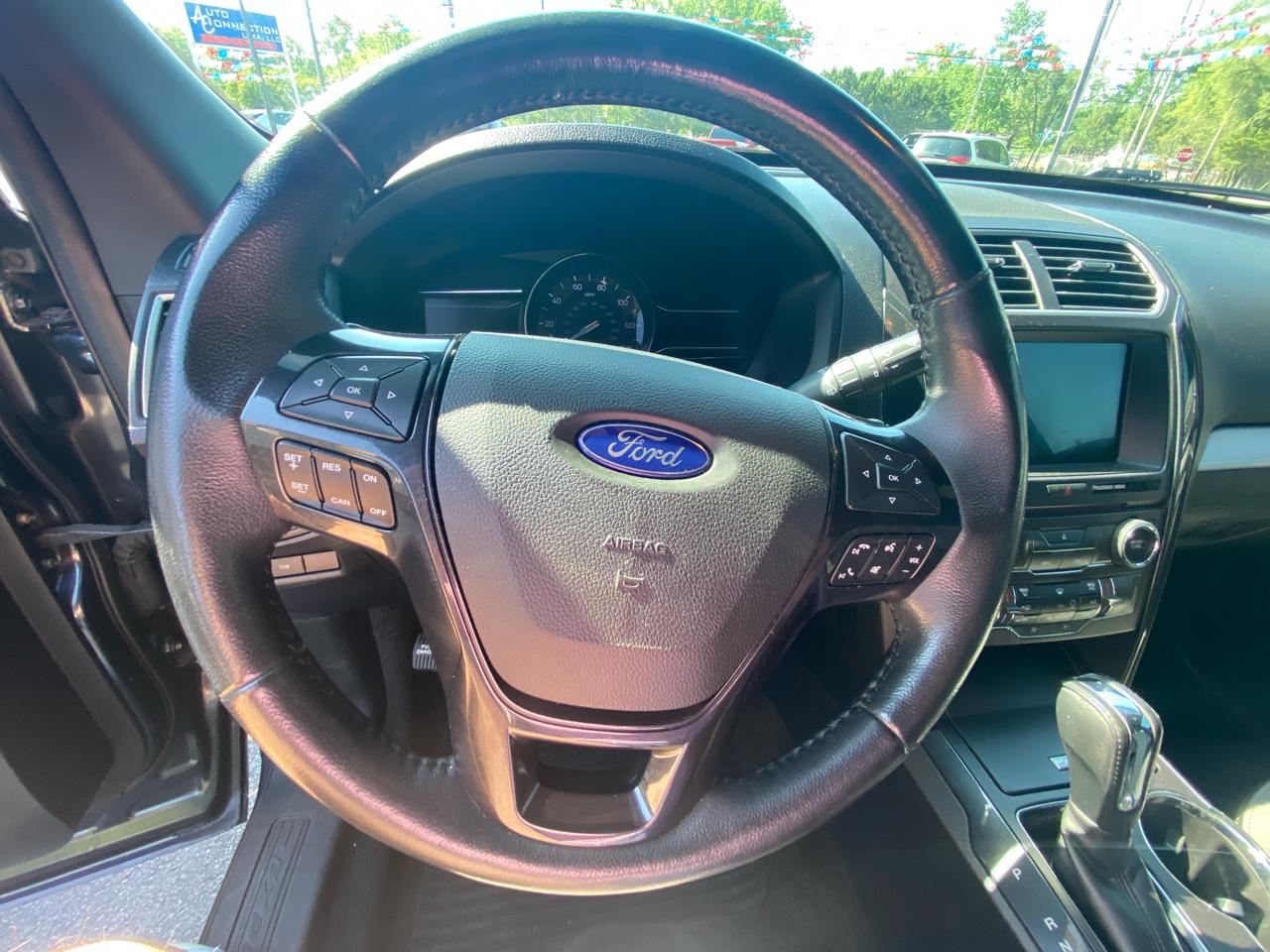 Ford Explorer XLT FWD 2017