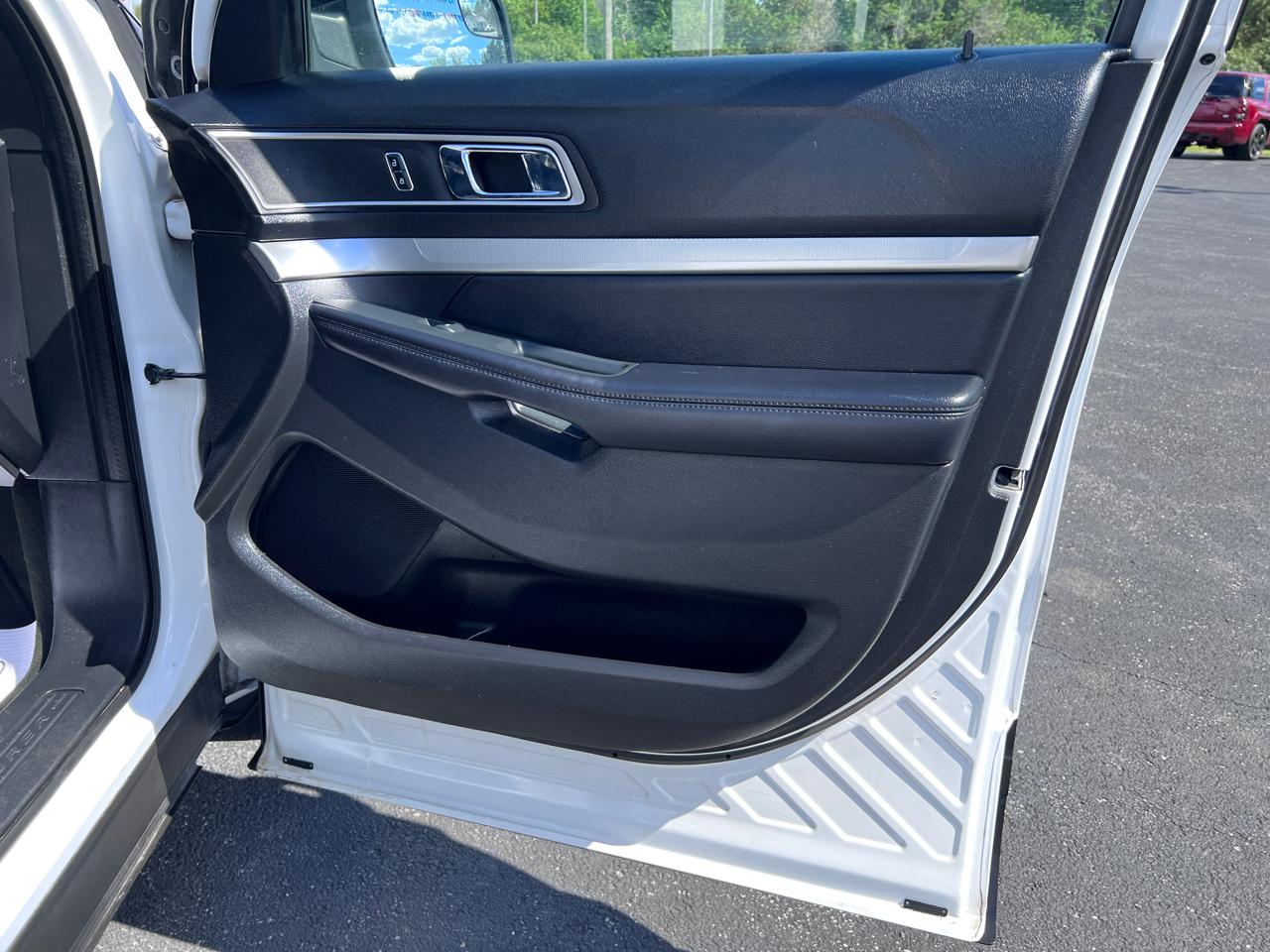 Ford Explorer FWD 4dr XLT 2016