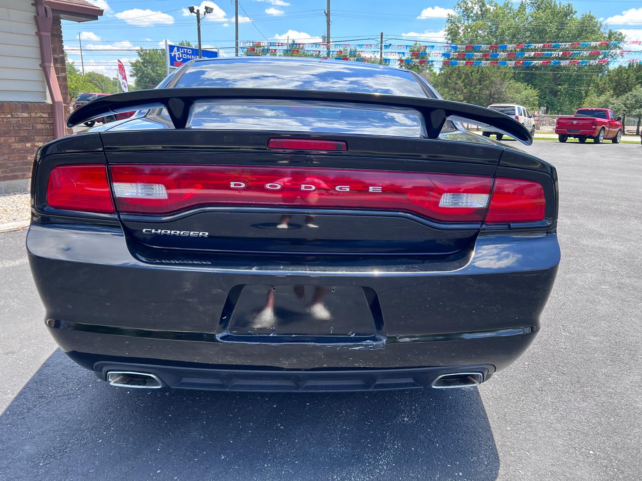 Dodge Charger 4dr Sdn SE RWD 2012