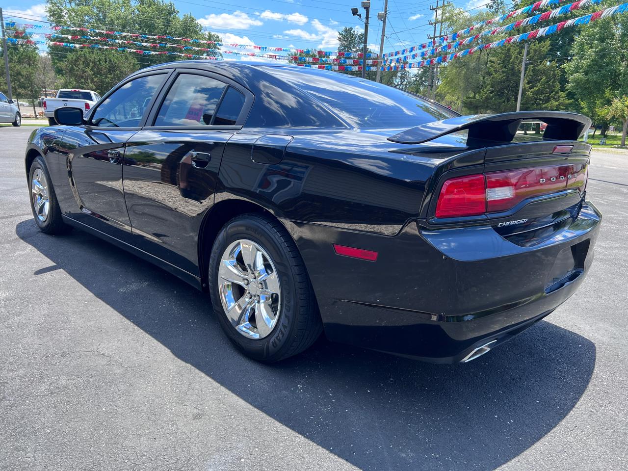 Dodge Charger 4dr Sdn SE RWD 2012