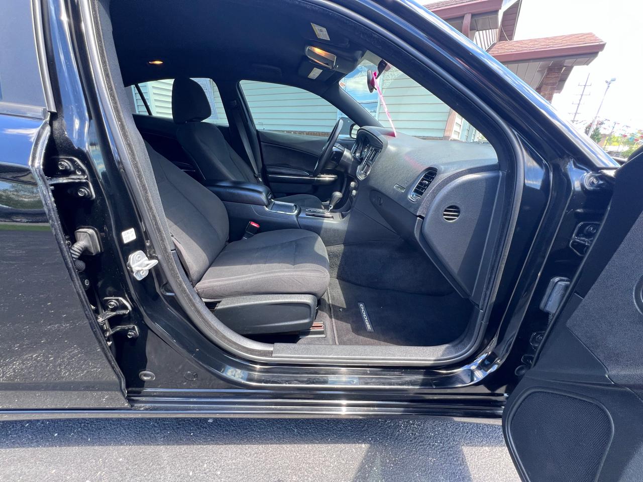 Dodge Charger 4dr Sdn SE RWD 2012