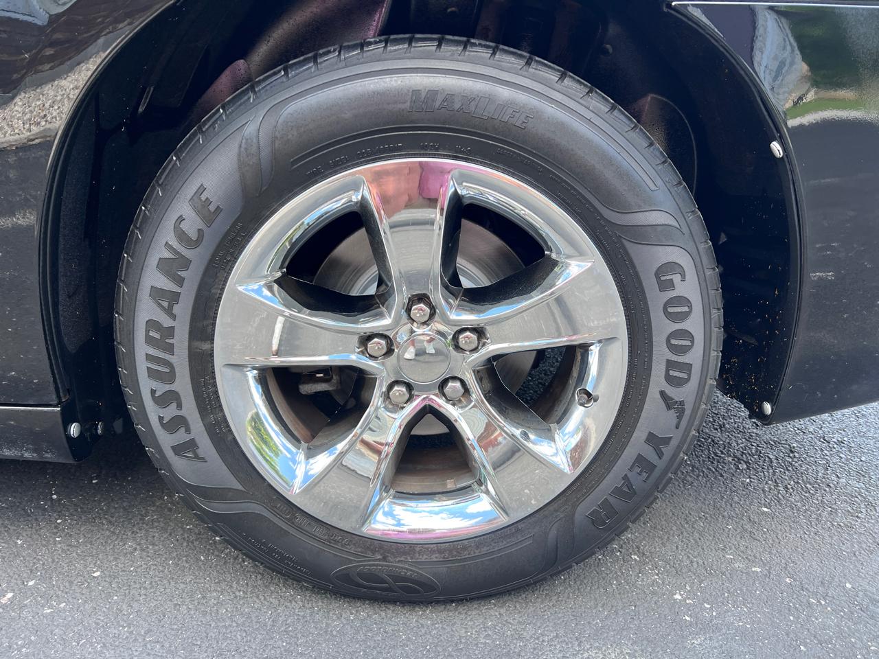 Dodge Charger 4dr Sdn SE RWD 2012