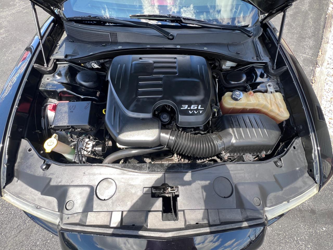 Dodge Charger 4dr Sdn SE RWD 2012