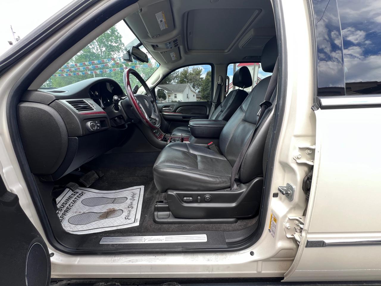 Cadillac Escalade AWD 4dr 2007