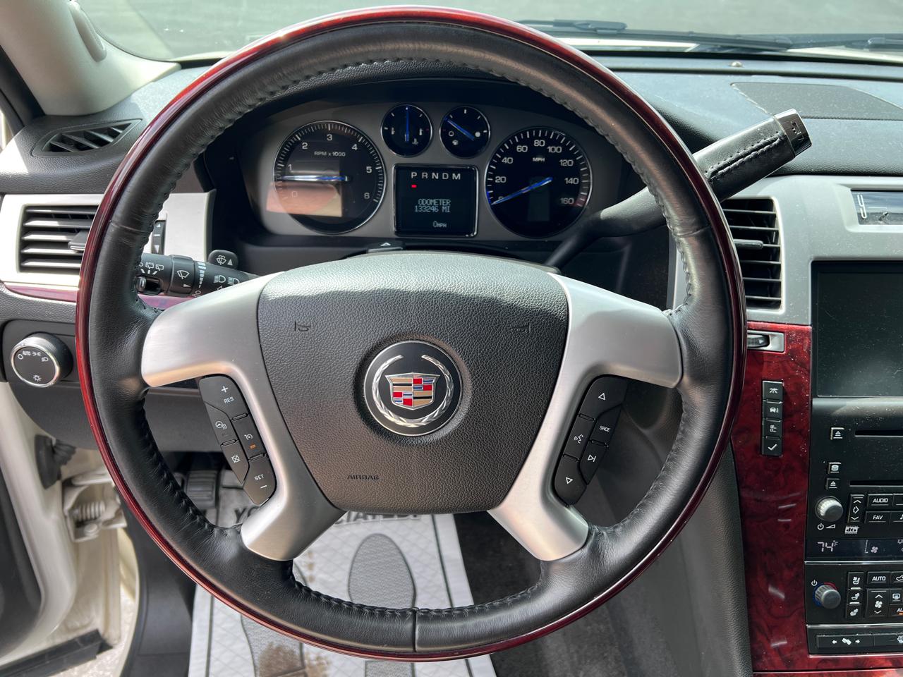 Cadillac Escalade AWD 4dr 2007