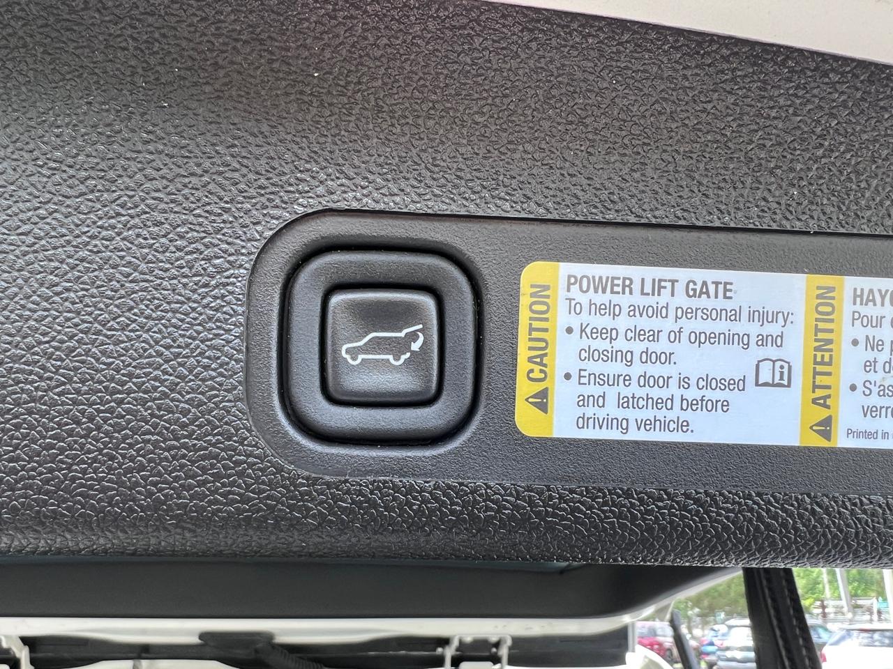 Cadillac Escalade AWD 4dr 2007