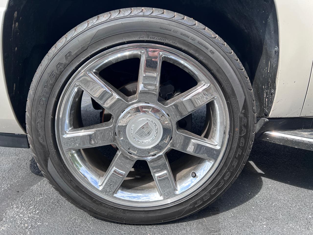 Cadillac Escalade AWD 4dr 2007