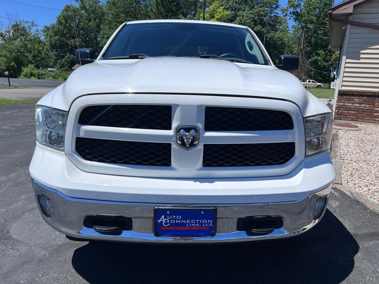 RAM 1500 4WD Crew Cab 140.5" Outdoorsman 2016