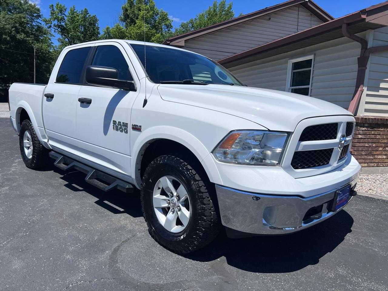RAM 1500 4WD Crew Cab 140.5" Outdoorsman 2016
