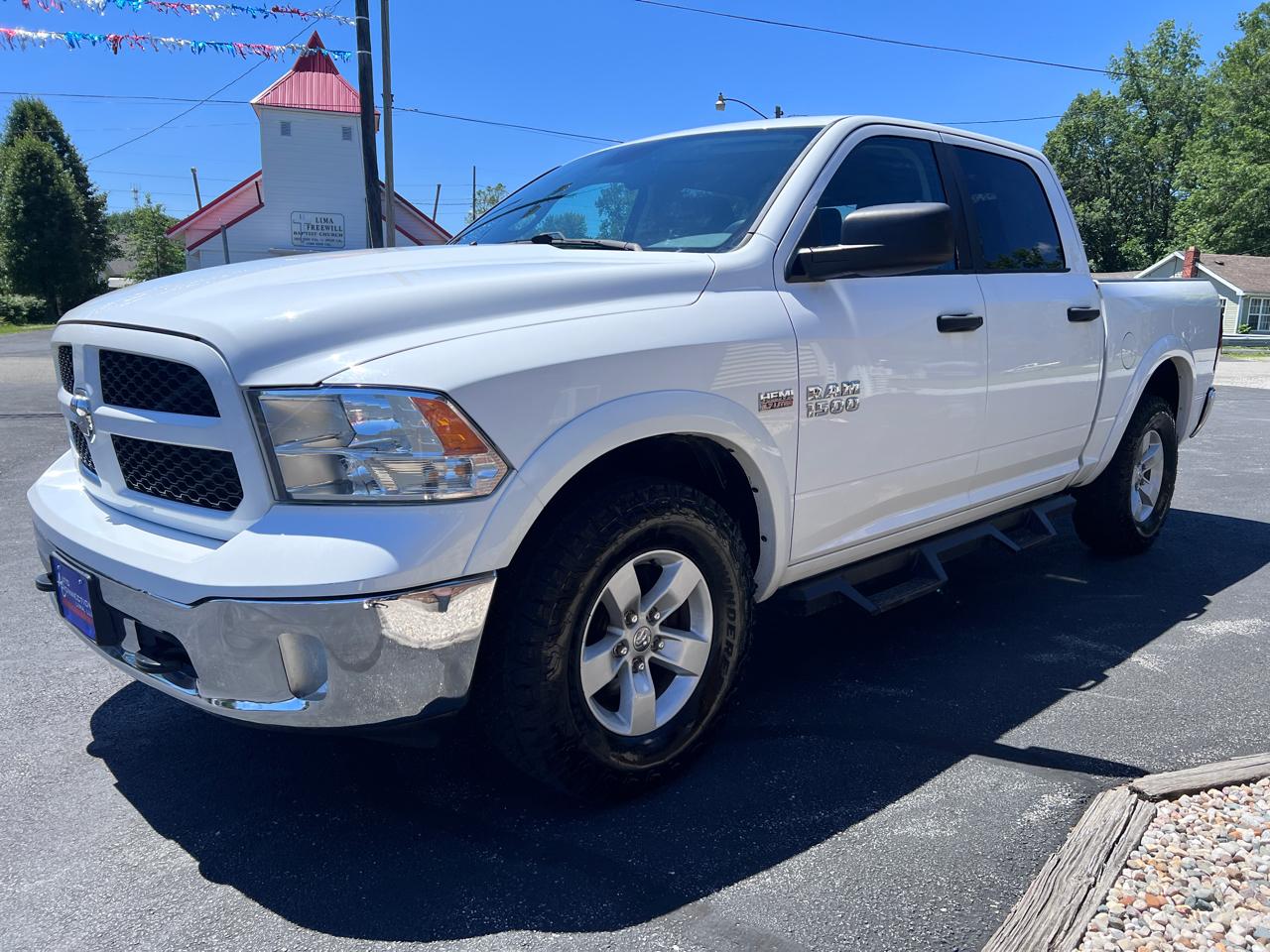 RAM 1500 4WD Crew Cab 140.5" Outdoorsman 2016