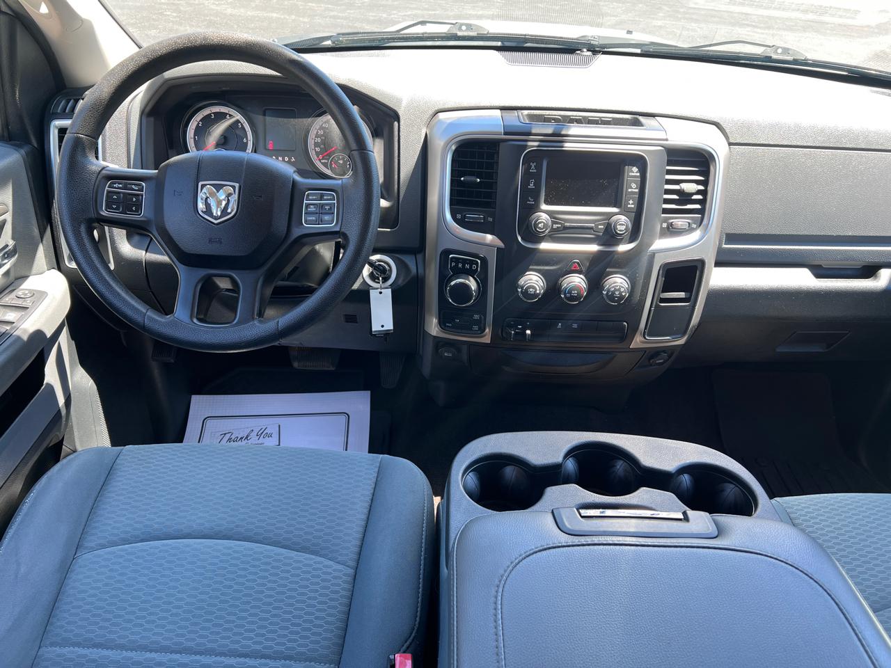 RAM 1500 4WD Crew Cab 140.5" Outdoorsman 2016