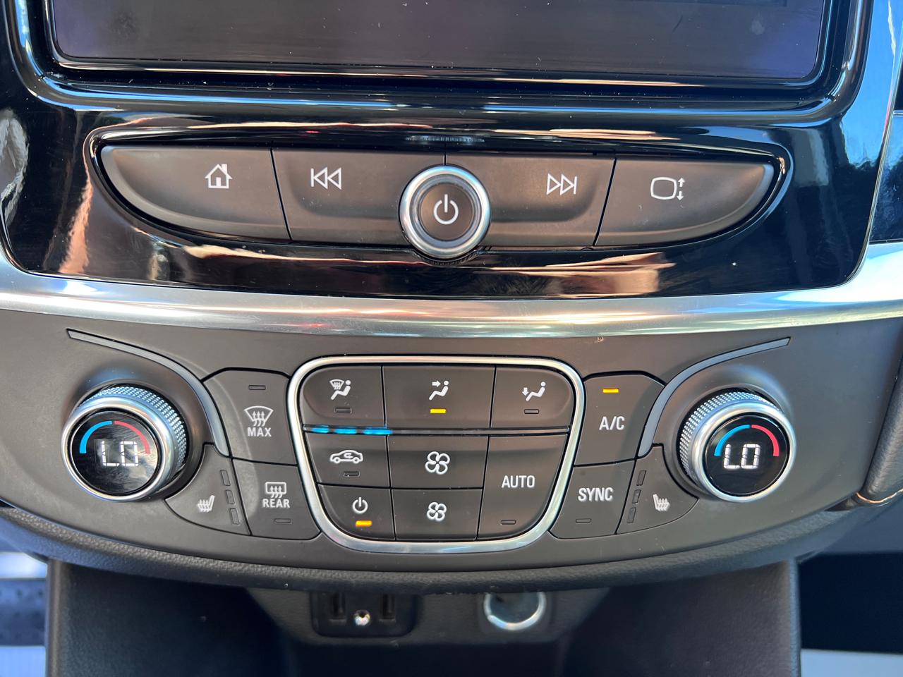 Chevrolet Traverse FWD 4dr LT Cloth w/1LT 2018