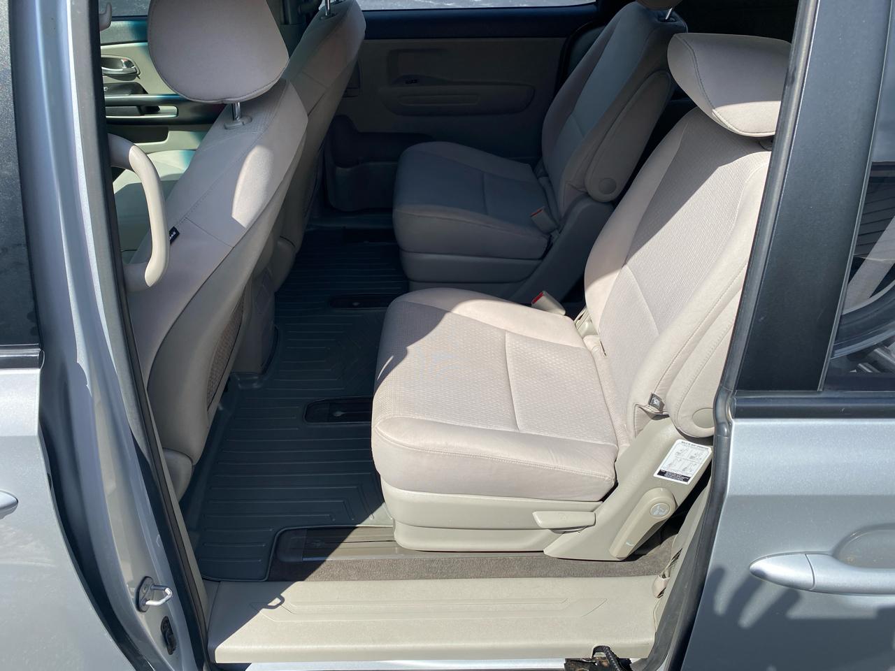 Kia Sedona L FWD 2017