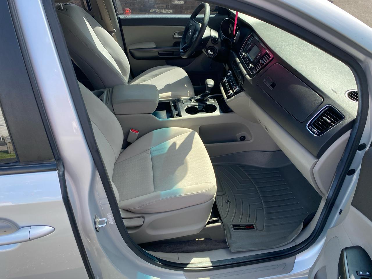 Kia Sedona L FWD 2017