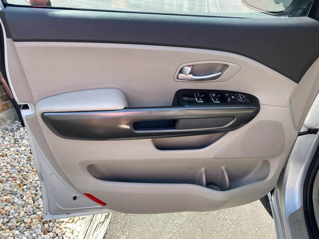 Kia Sedona L FWD 2017