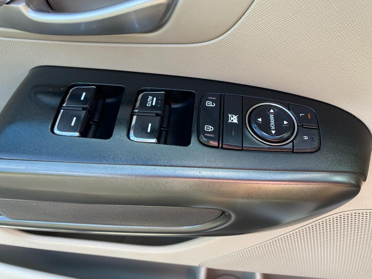 Kia Sedona L FWD 2017