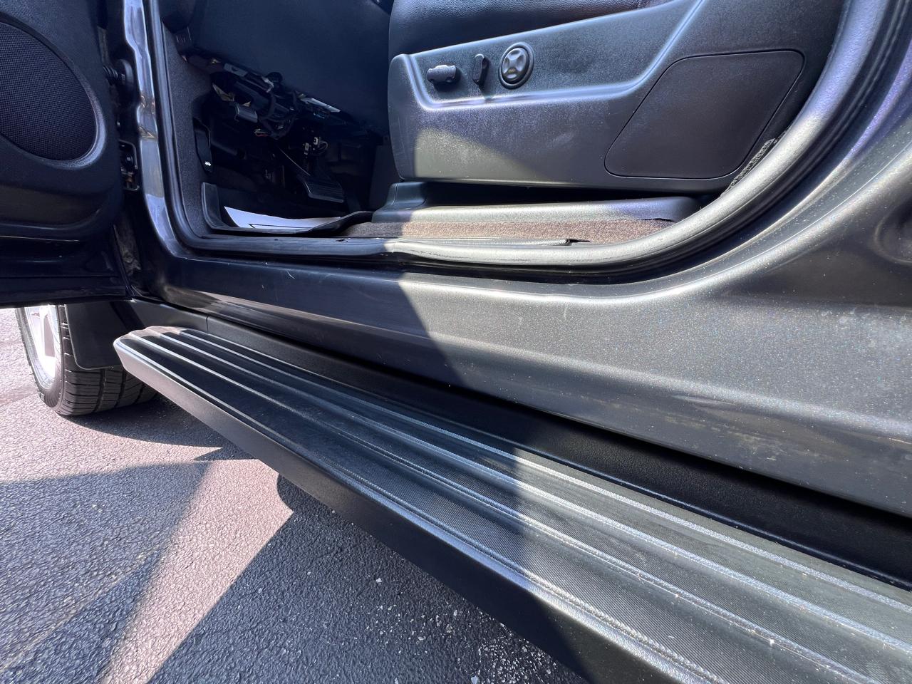 Chevrolet Avalanche 4WD Crew Cab LTZ 2011