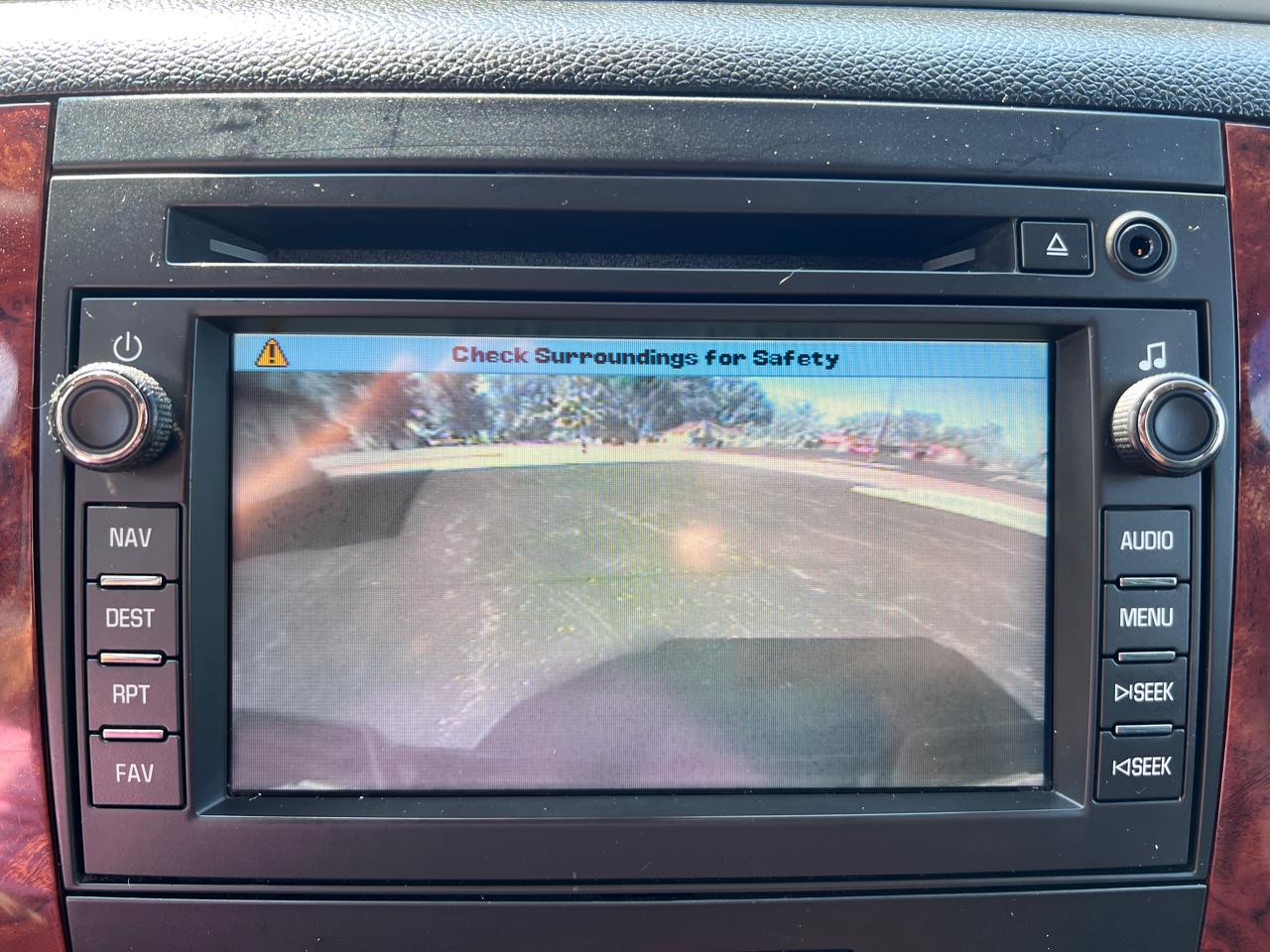 Chevrolet Avalanche 4WD Crew Cab LTZ 2011