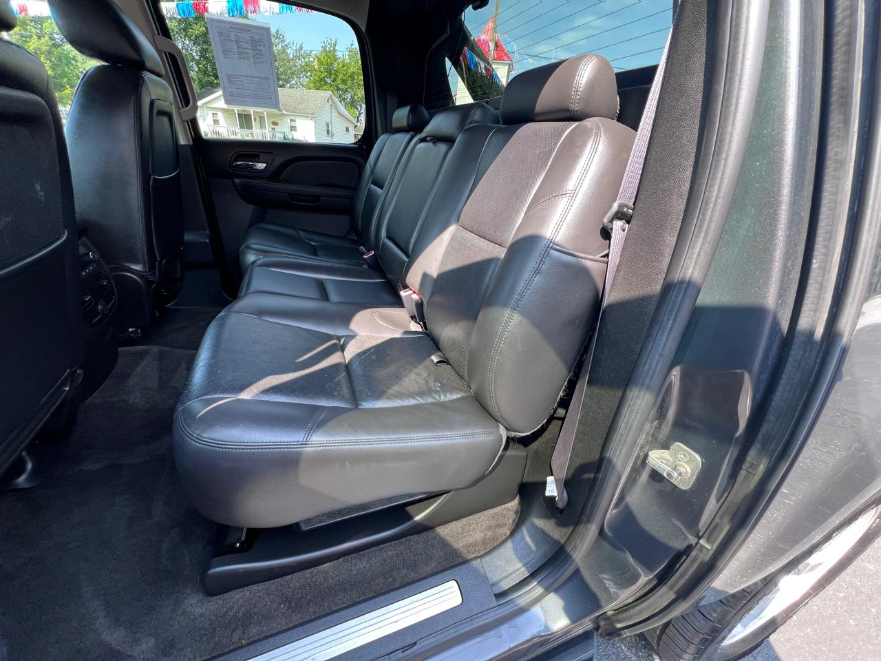 Chevrolet Avalanche 4WD Crew Cab LTZ 2011