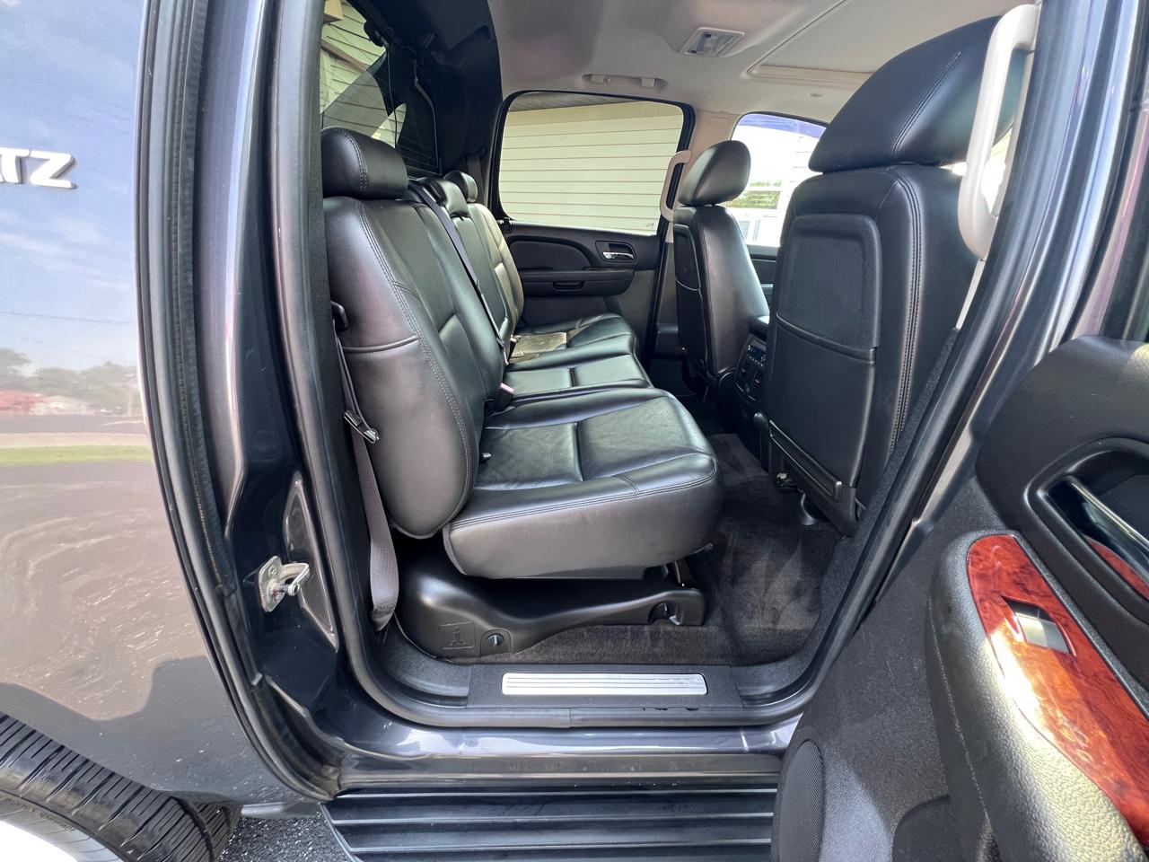 Chevrolet Avalanche 4WD Crew Cab LTZ 2011