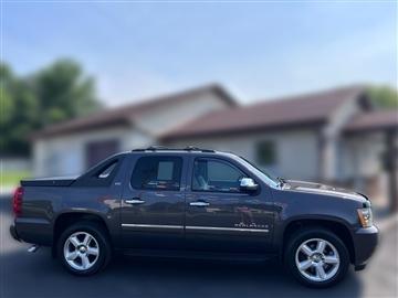 2011 Chevrolet Avalanche 4WD Crew Cab LTZ