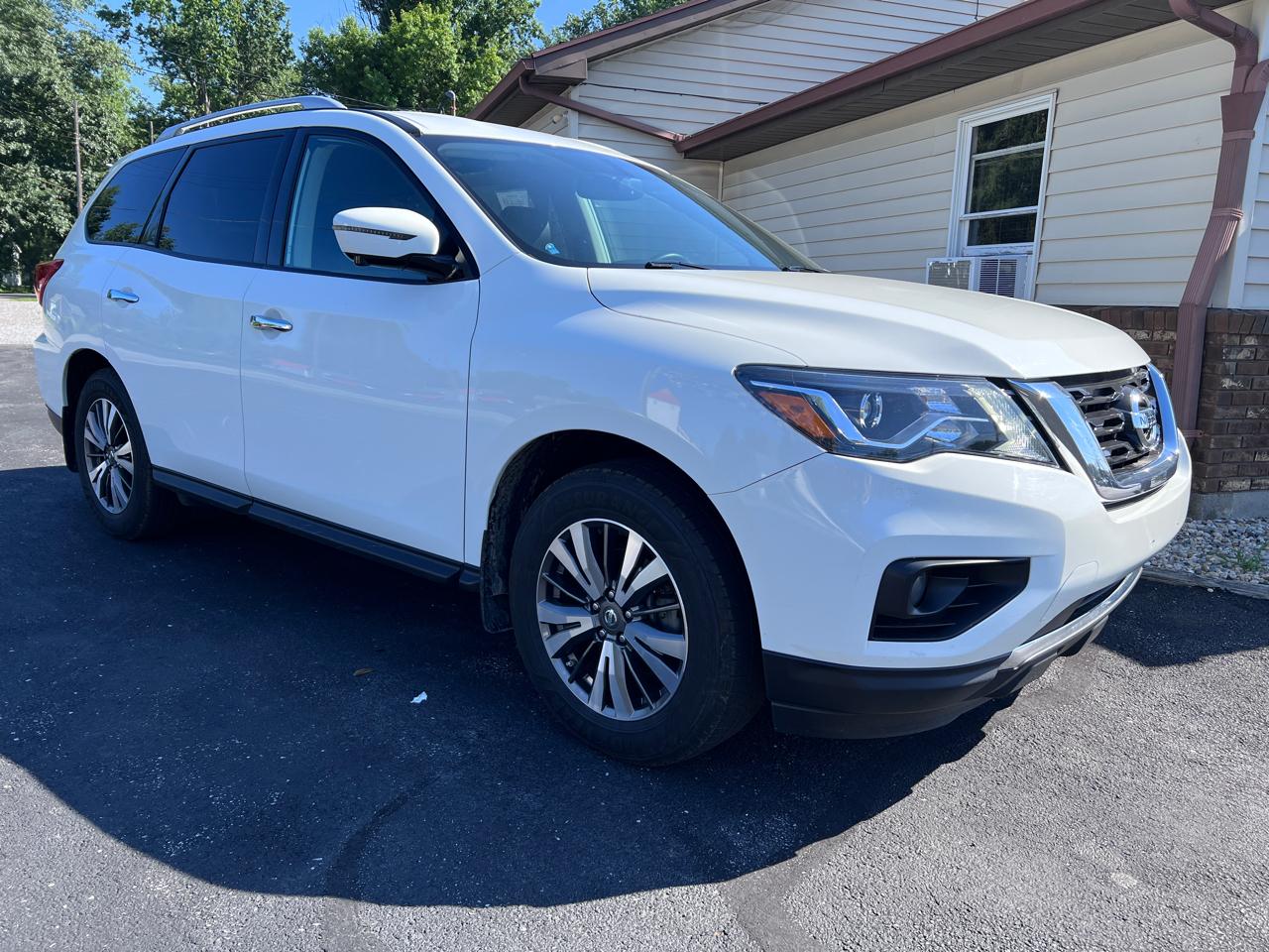 Nissan Pathfinder 4x4 SL 2017