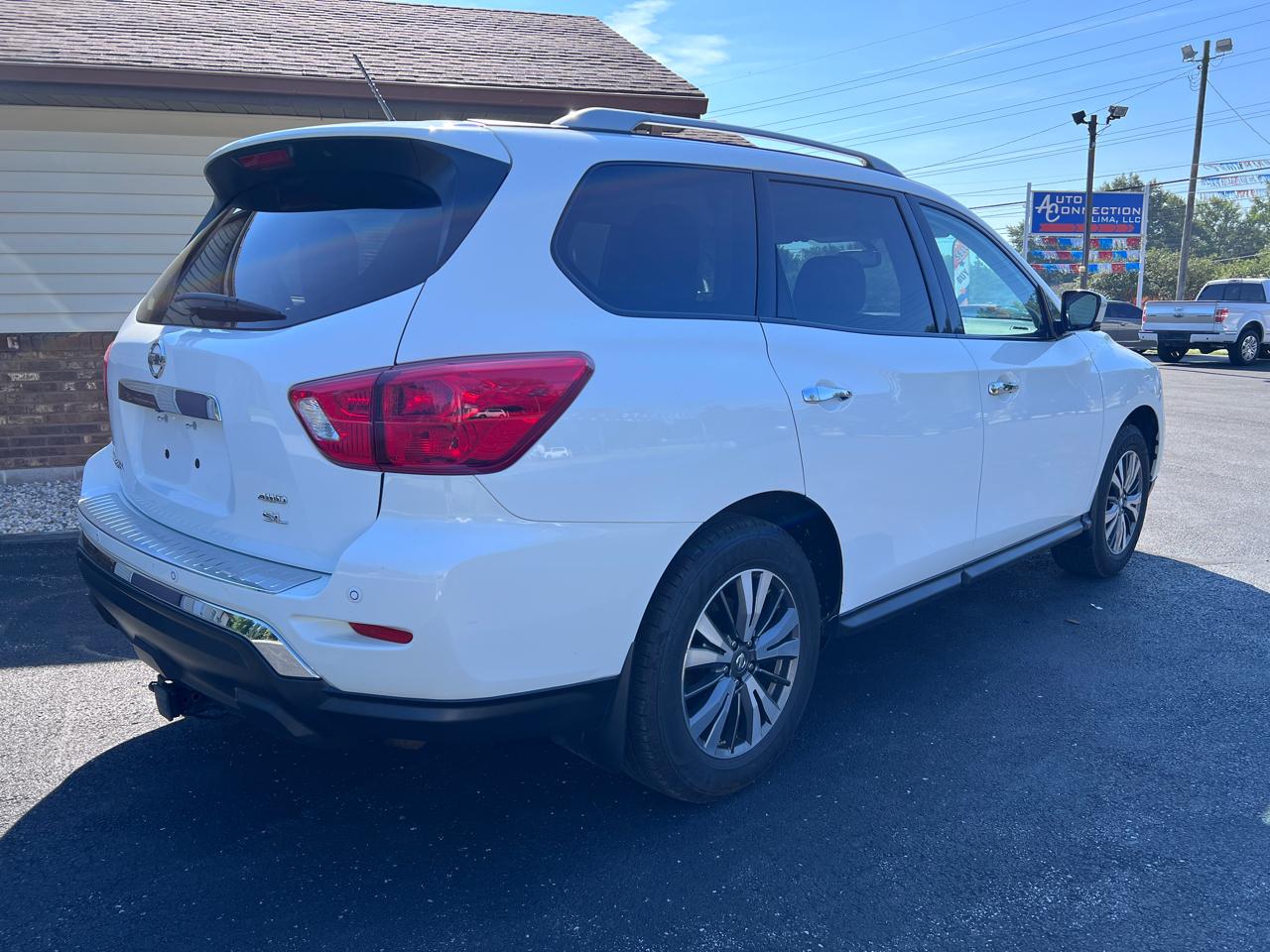 Nissan Pathfinder 4x4 SL 2017