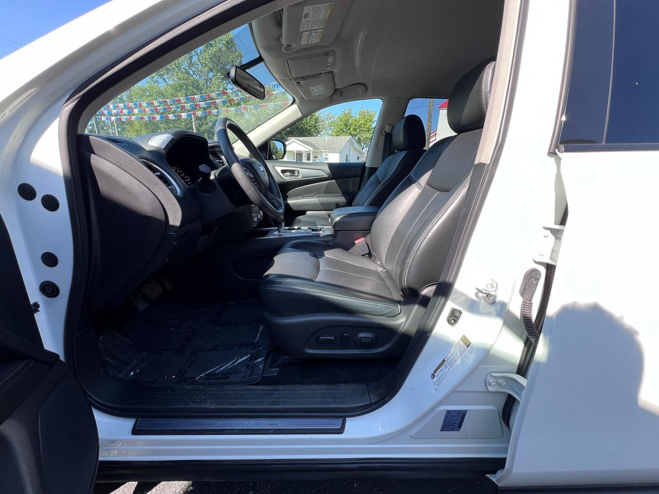 Nissan Pathfinder 4x4 SL 2017