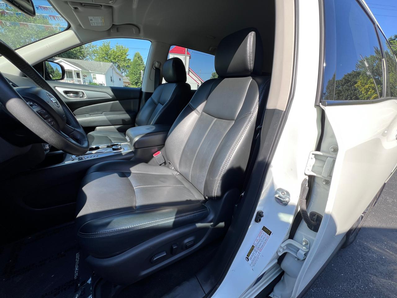 Nissan Pathfinder 4x4 SL 2017