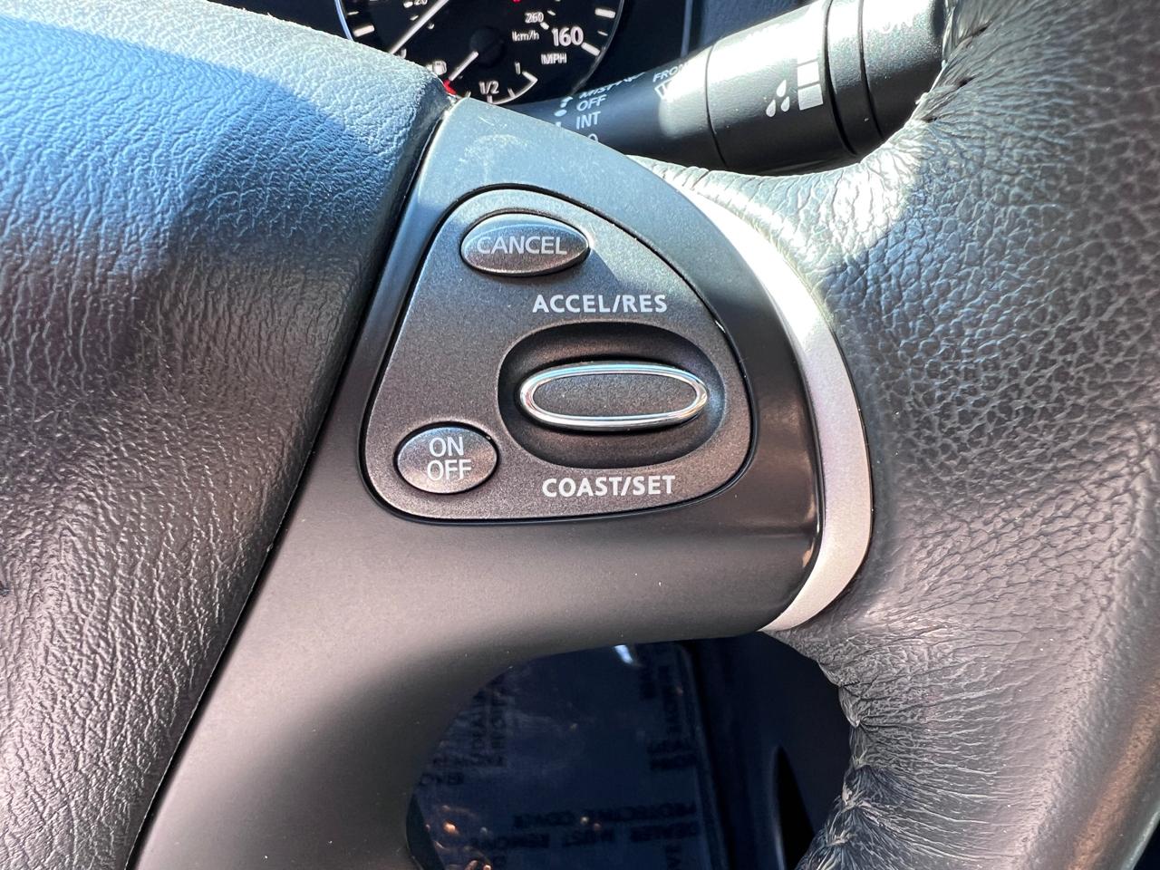 Nissan Pathfinder 4x4 SL 2017