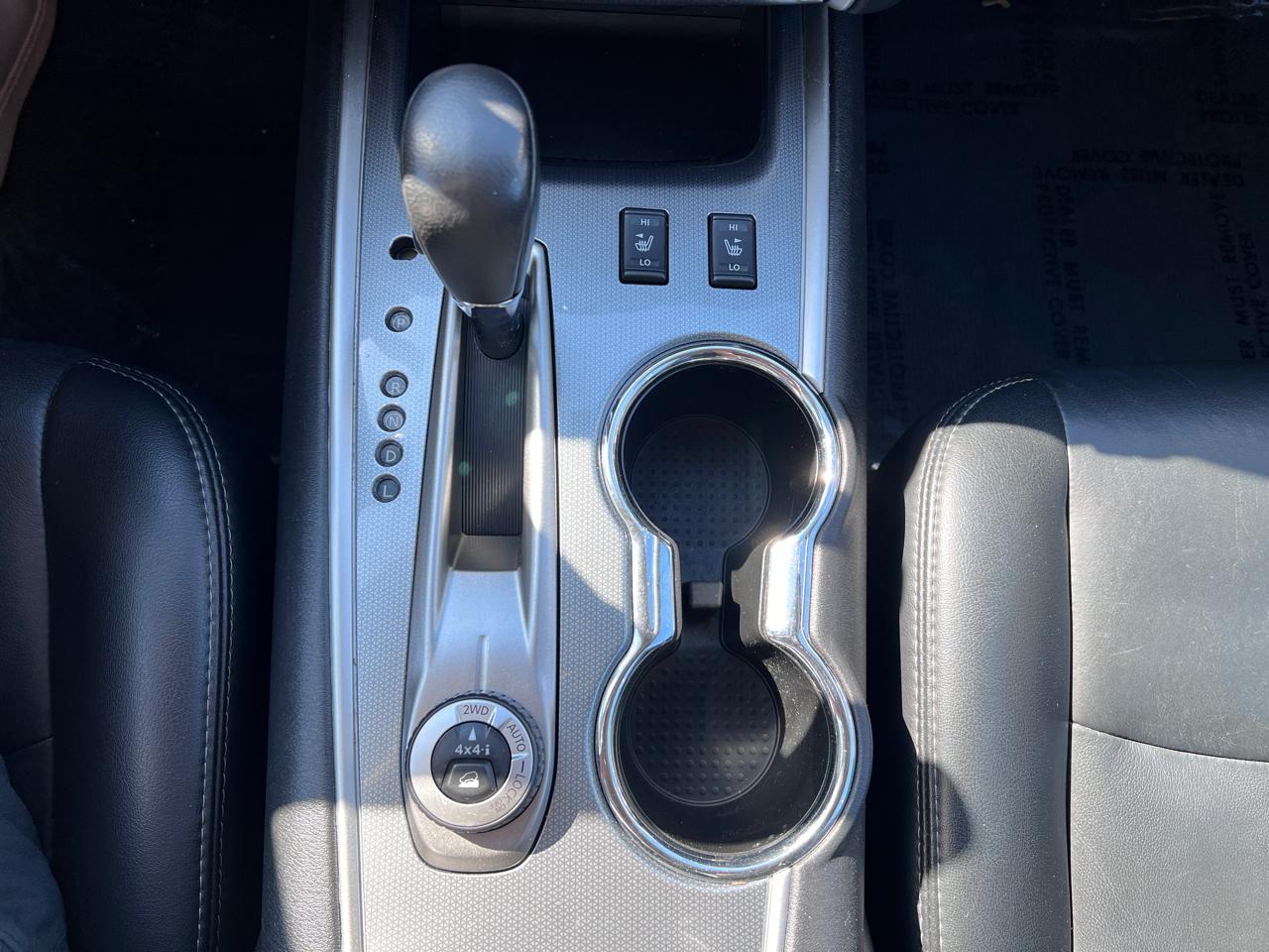 Nissan Pathfinder 4x4 SL 2017