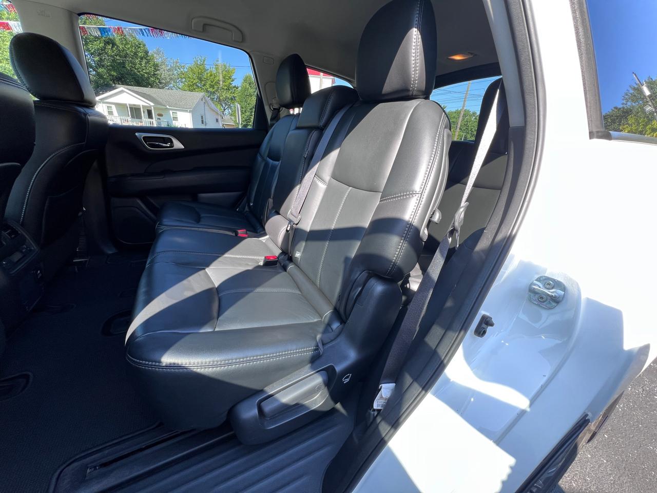 Nissan Pathfinder 4x4 SL 2017